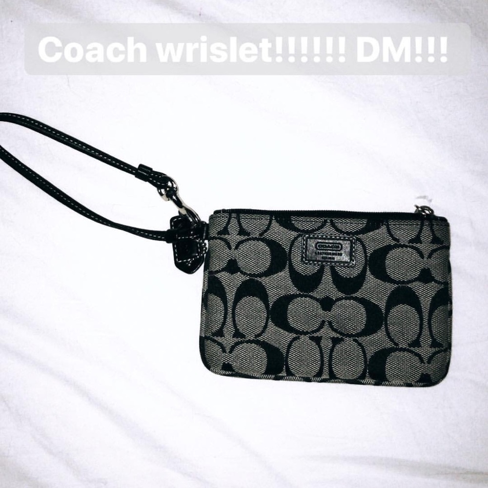 Coach Wrislet